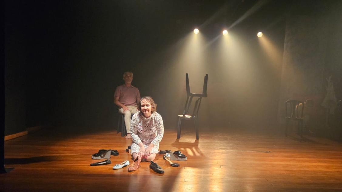 Peça no Teatro Marília fala de envelhecer sem perder o humor