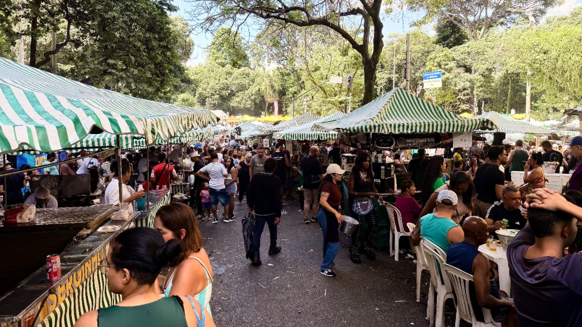 Feira Hippie vira point de madrugada na Virada Cultural BH 2026
