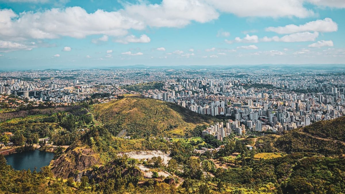 Trilha ao Luar: passeio noturno e grátis na Serra do Curral